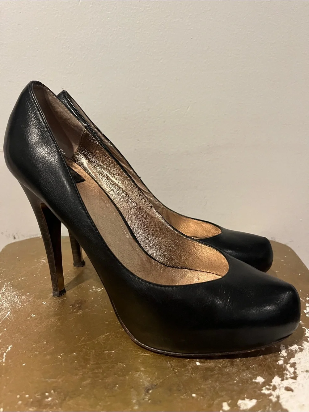 Dolce Vita Black Pointed-Toe Leather Pumps